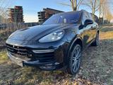 Porsche Cayenne Turbo S Panorama-Dach/360°-Kamera/V8 - Porsche: Schiebedach