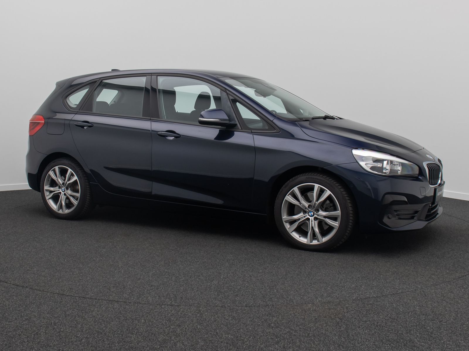 Fahrzeugabbildung BMW 225 Active Tourer iPerf ACC Kamera HUD DAB 18"