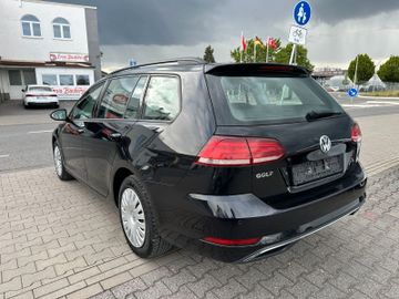 Volkswagen Golf - 5