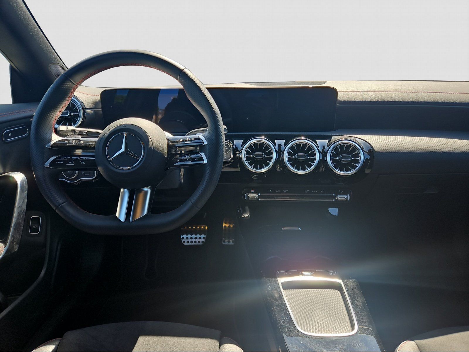 Fahrzeugabbildung Mercedes-Benz CLA 200 AMG Line Edition (EURO 6d)