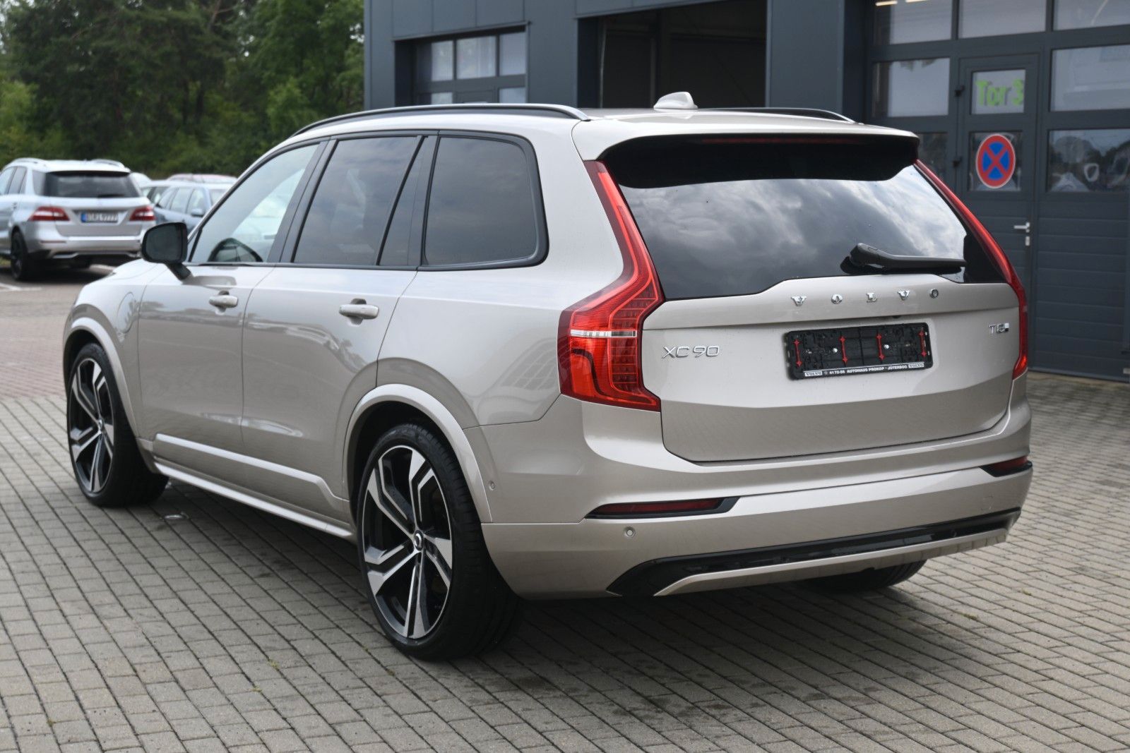 Fahrzeugabbildung Volvo XC90 T8 AWD Ultra Dark Recharge Plug-In Hybrid