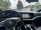 Volkswagen Touareg 3.0 V6 TDI 210kW 4MOTION Tiptronic - - Volkswagen Touareg: 2.0