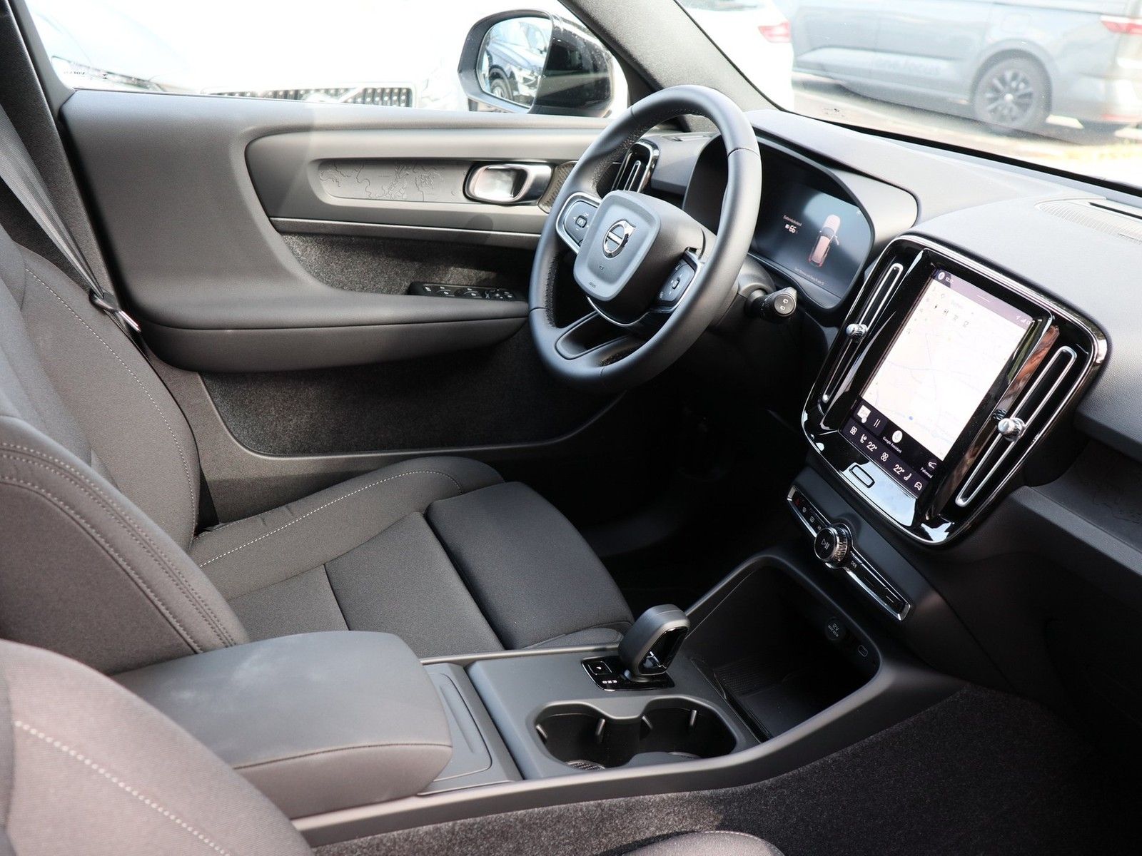 Volvo EX40 Plus Black Single Motor Extended Range RWD imagem 3