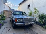 Mercedes-Benz E280 280  - silberne Mercedes-Benz E 280