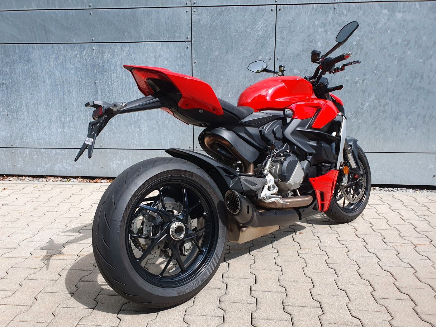 Fahrzeugabbildung Ducati Streetfighter V2