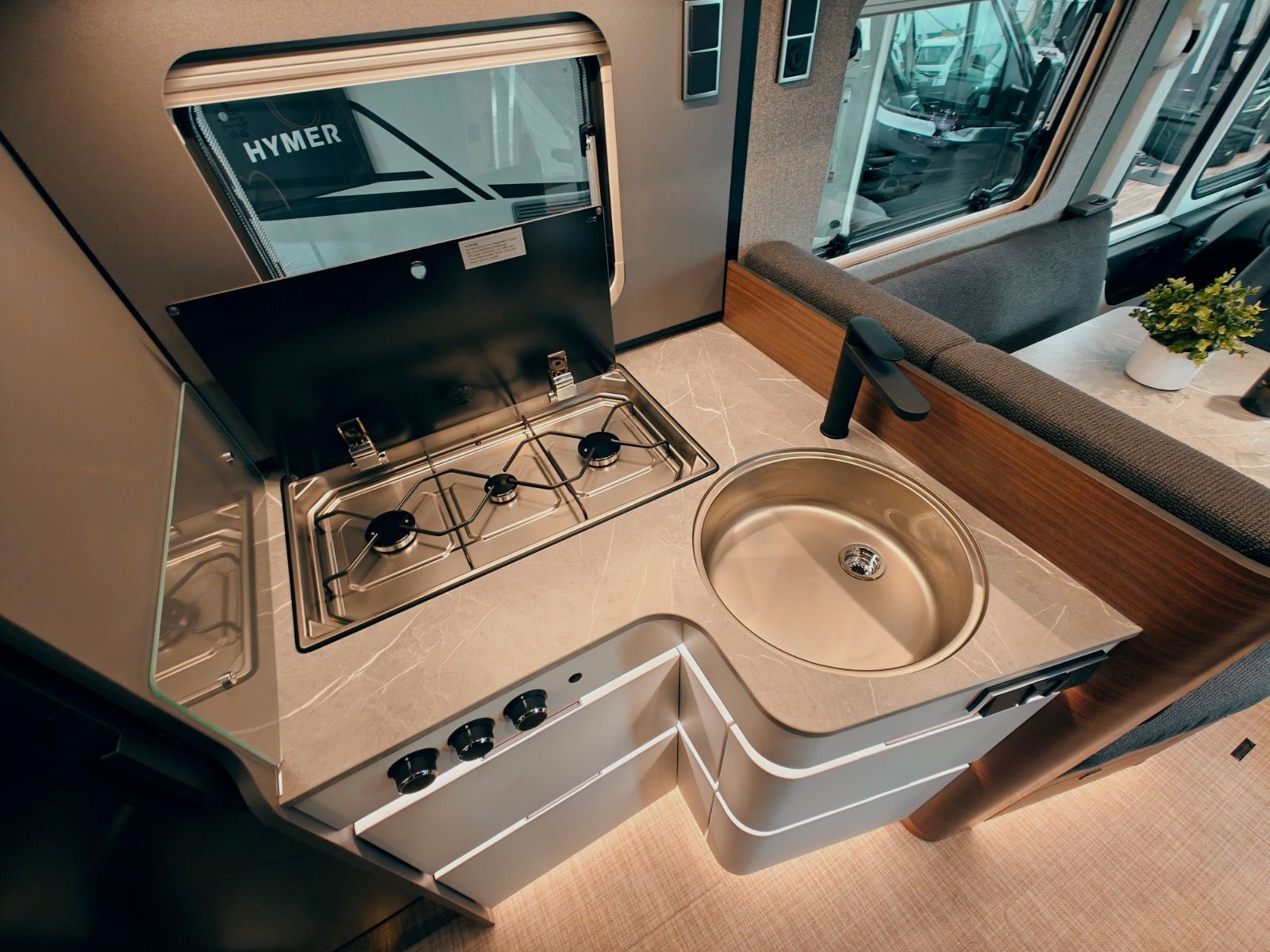 Fahrzeugabbildung HYMER / ERIBA / HYMERCAR B-KLASSE MC I 600 PREMIUM 2026