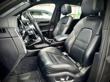 Porsche Cayenne - 8