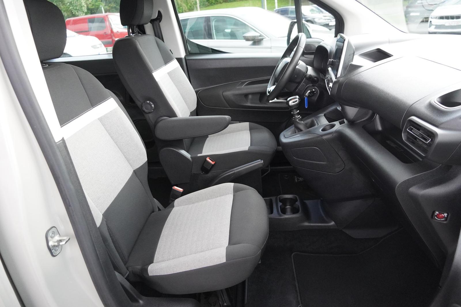 Citroën Berlingo 1.2 12V e-THP MPV Feel M AHK 360° DAB