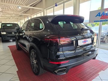 Porsche Cayenne - 7