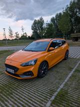 Ford Focus 2,3 EcoBoost ST Styling-Paket Turnier ... - Ford Focus: Orange, ST