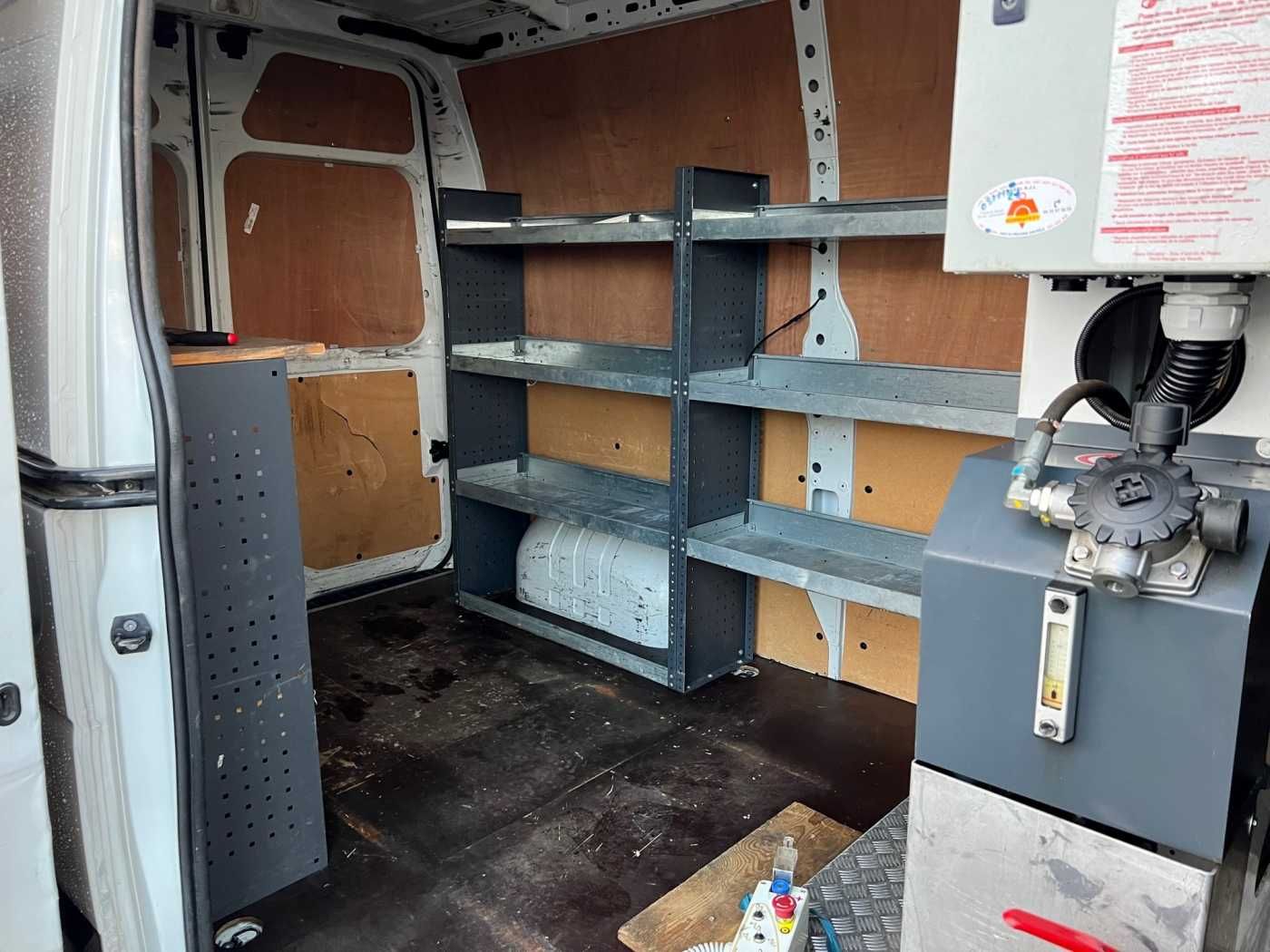 Fahrzeugabbildung Renault Master 2.3 dCi / France Elevateur 121FT, 12m