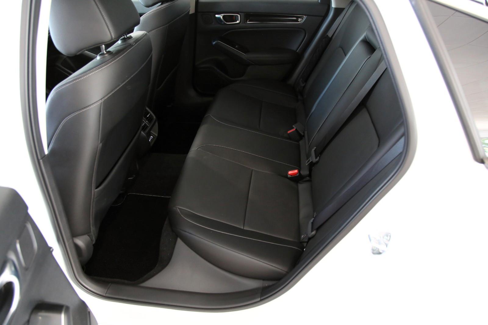 Honda Civic Lim. 5-trg. e:HEV Advance AZV Pano Bose