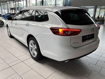 Fotografie des Opel Insignia Sports Tourer 2.0 Diesel AT Elegance AH