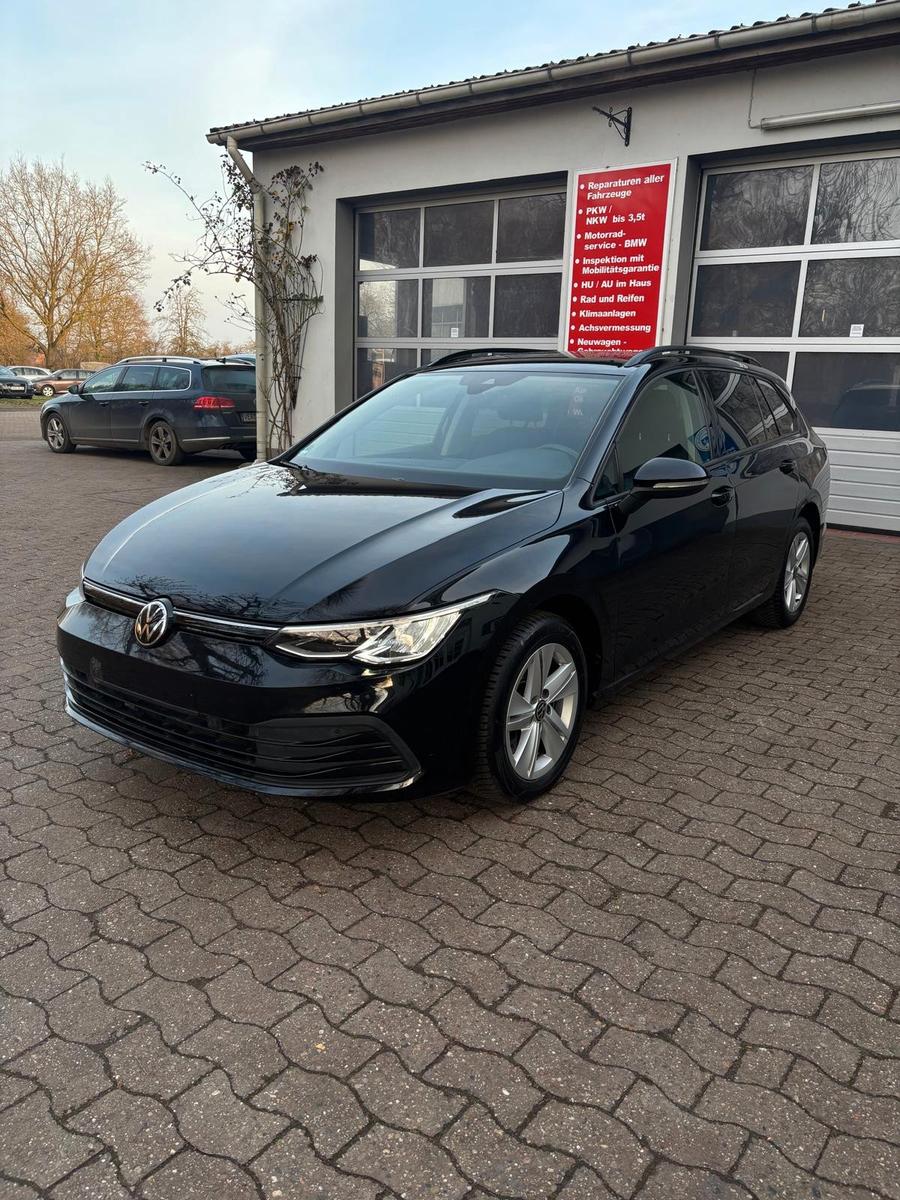 Volkswagen Golf VIII Variant AHK / ACC / SHZ / LHZ