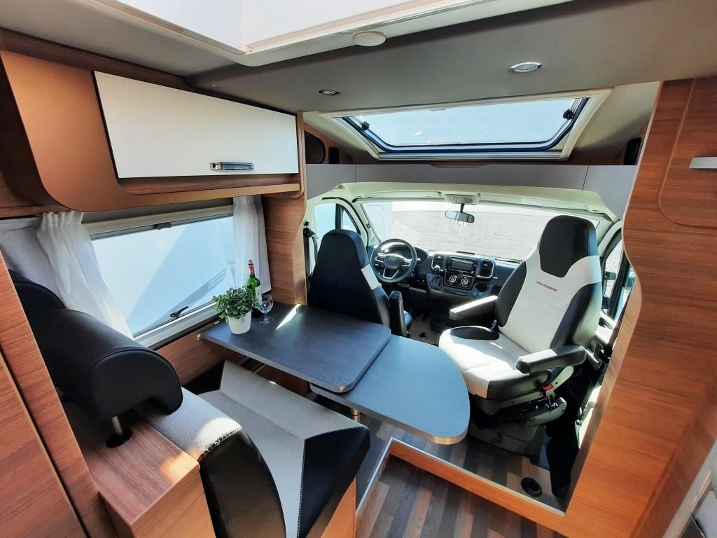 Fahrzeugabbildung Weinsberg CaraCompact 600 MEG EDITION [PEPPER] Verfüg./Spa