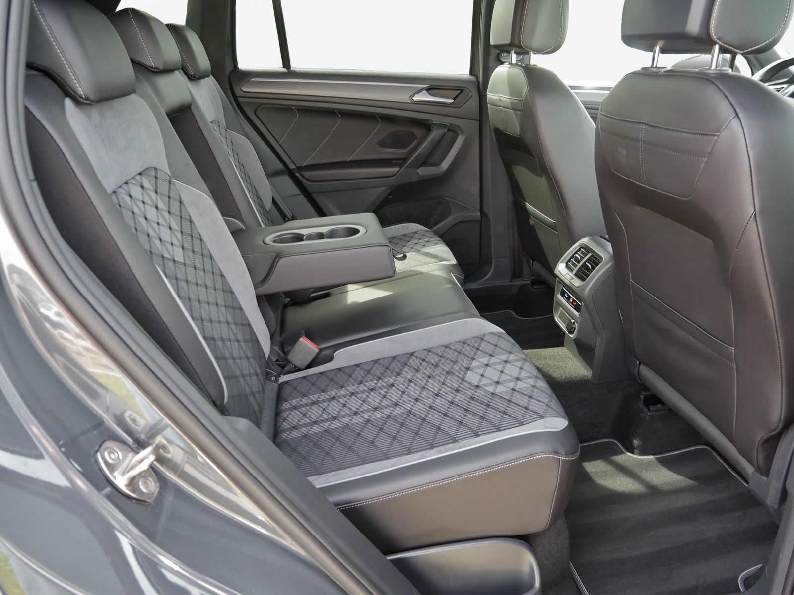 Volkswagen Tiguan - Bild 16