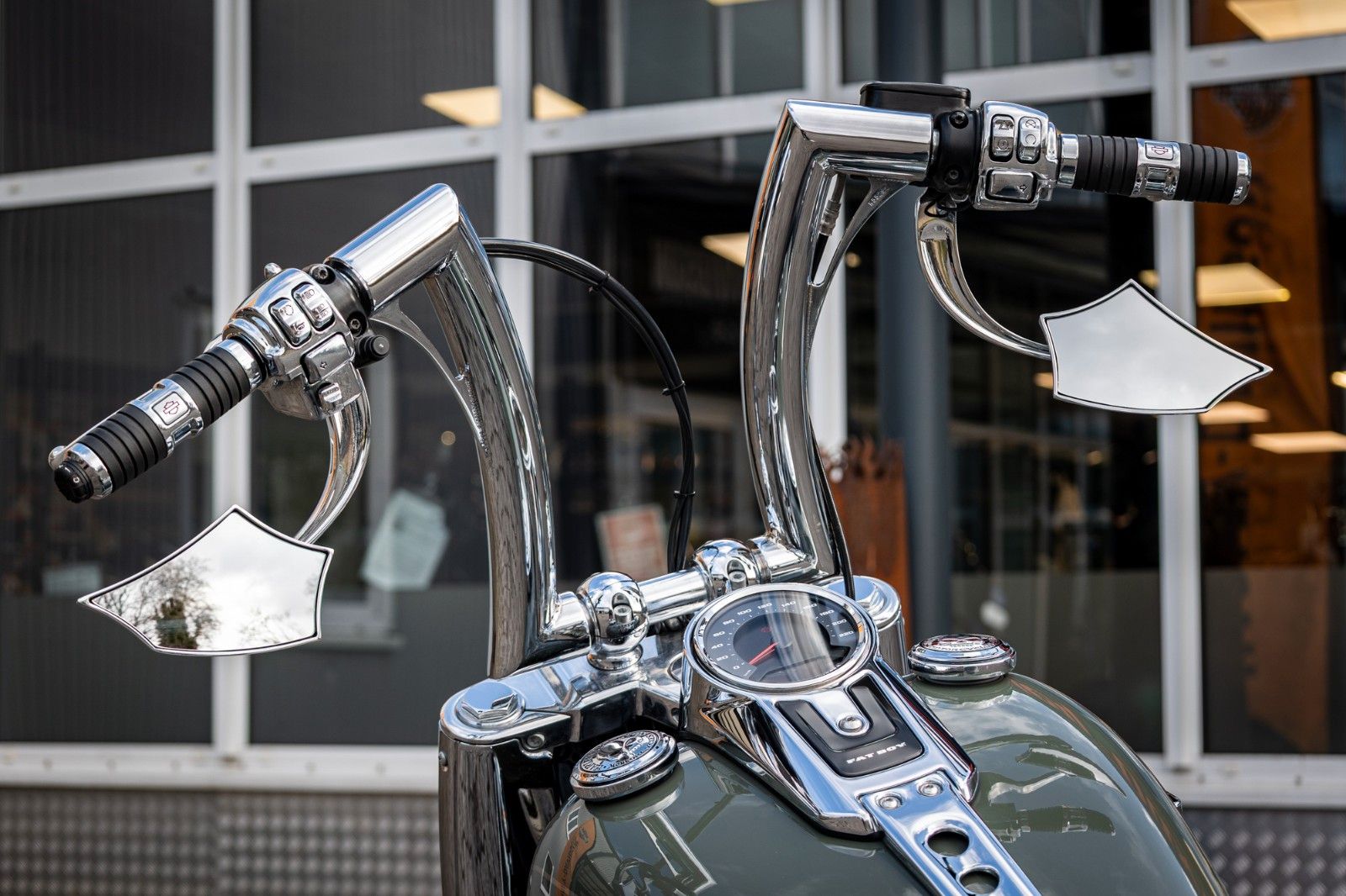 Fahrzeugabbildung Harley-Davidson FLFBS Fat Boy Softail 114 - Jekill & Hyde -