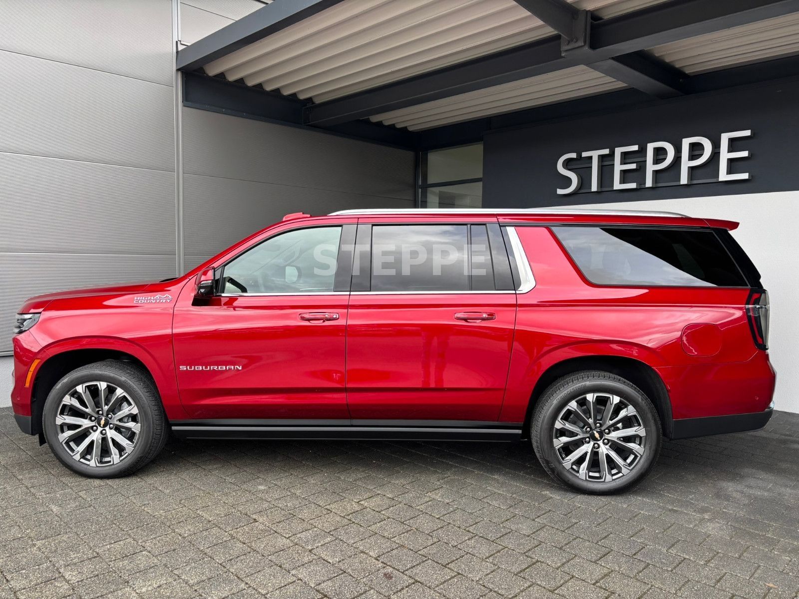 Chevrolet MY26 Suburban 6,2 High Country AHK  24" Luftfed.