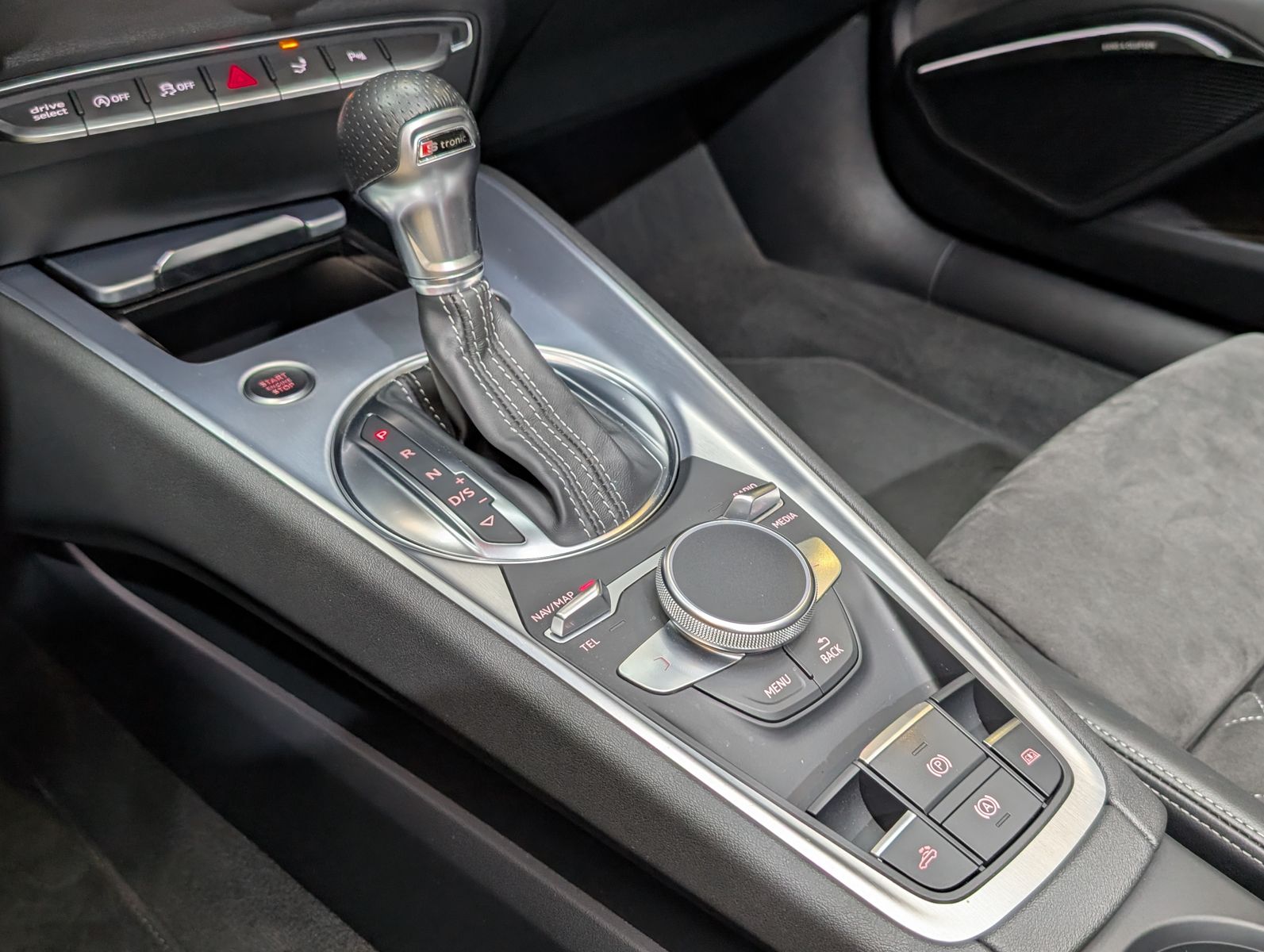 Fahrzeugabbildung Audi TT Roadster 45 TFSI Quattro S-Line Sport-Paket +