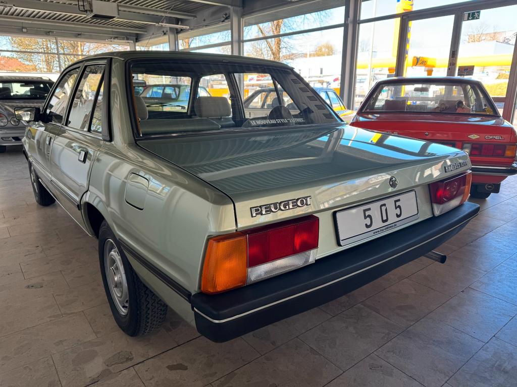 Peugeot 505