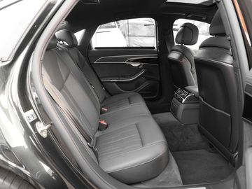Audi A8 - 8