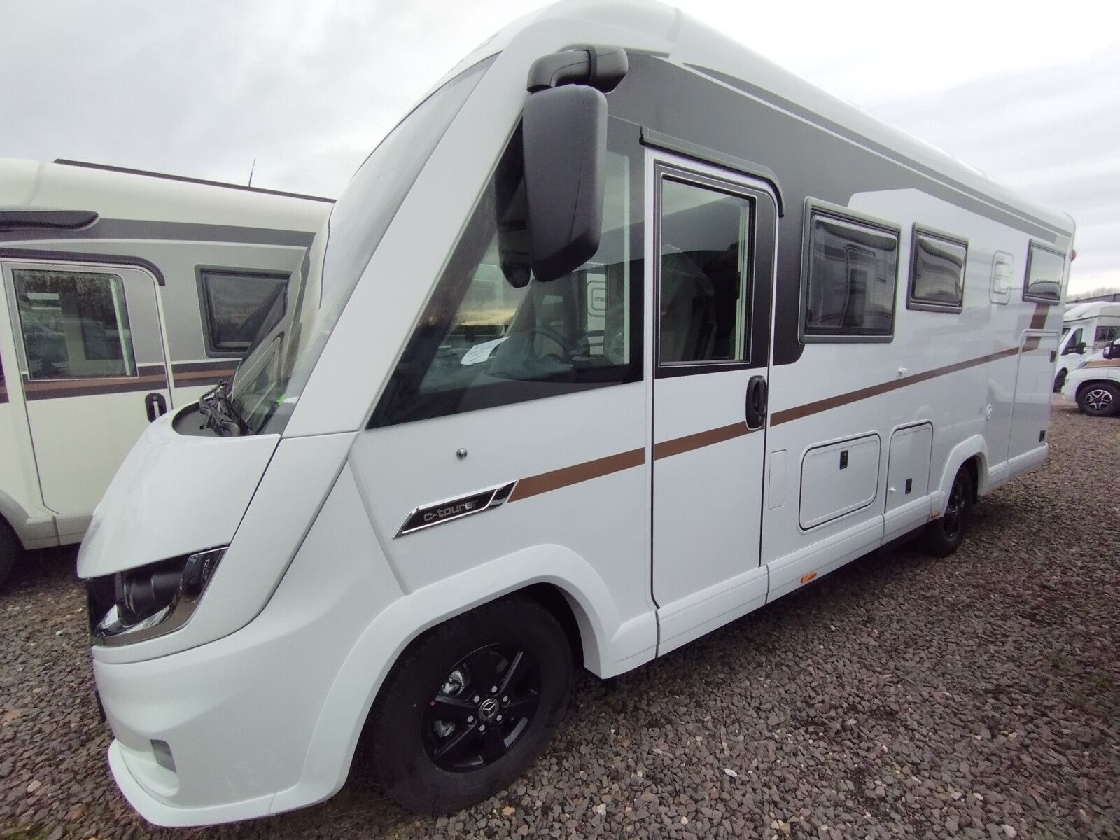 Fahrzeugabbildung Carthago C2-tourer I 145 RB LE comfort Mercedes, Markise