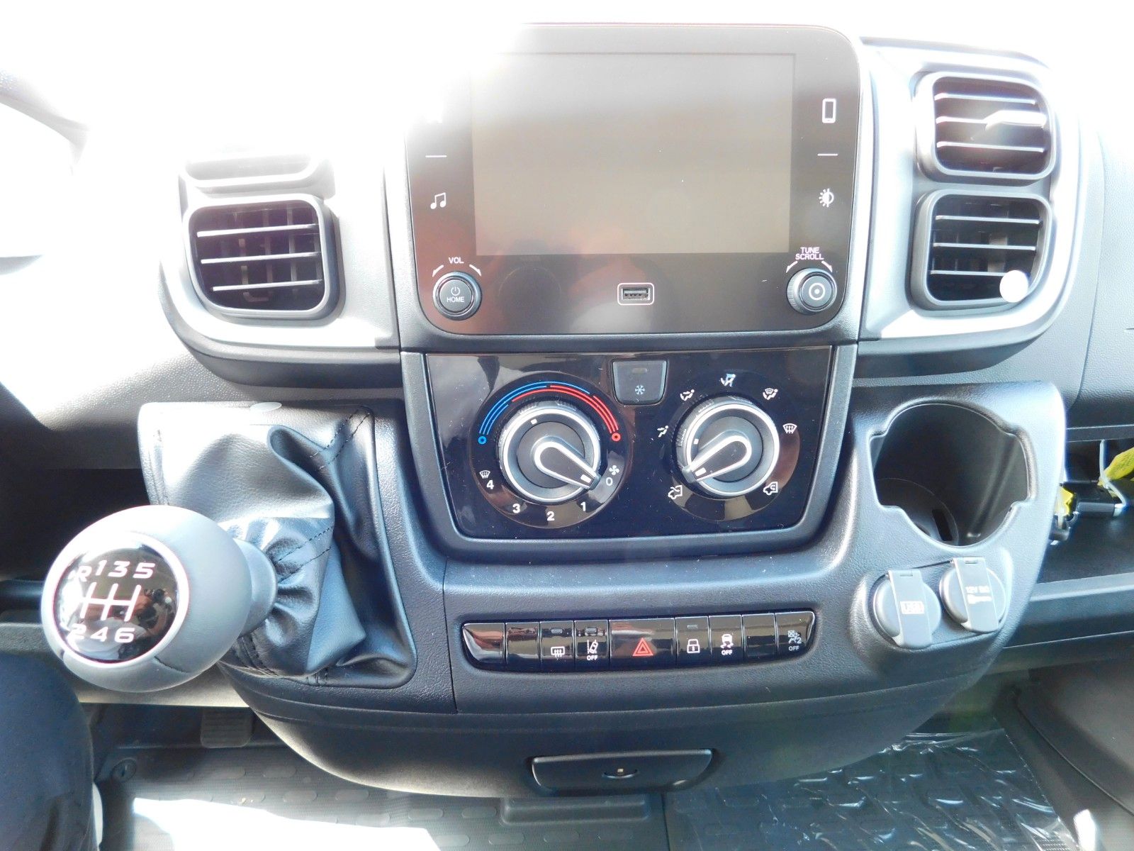 Fahrzeugabbildung Fiat Ducato Kasten 33 L2H2