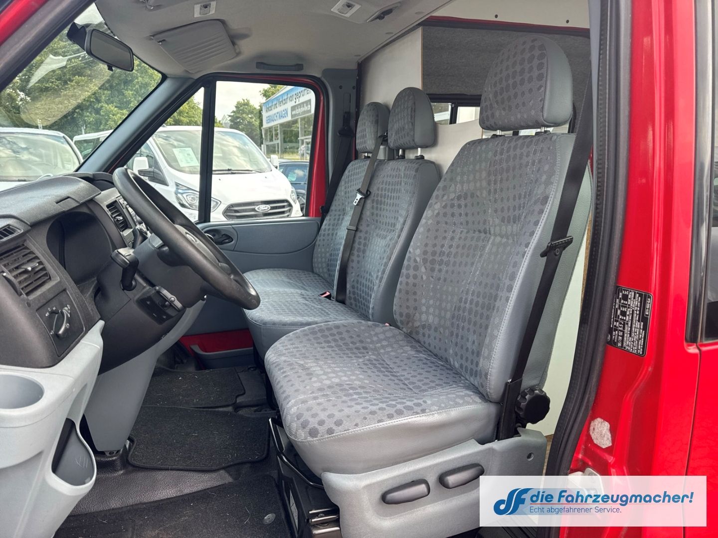 Fahrzeugabbildung Ford Transit Kombi FT 300 L 2.2 TDCI DPF Tel.-Vorb. P