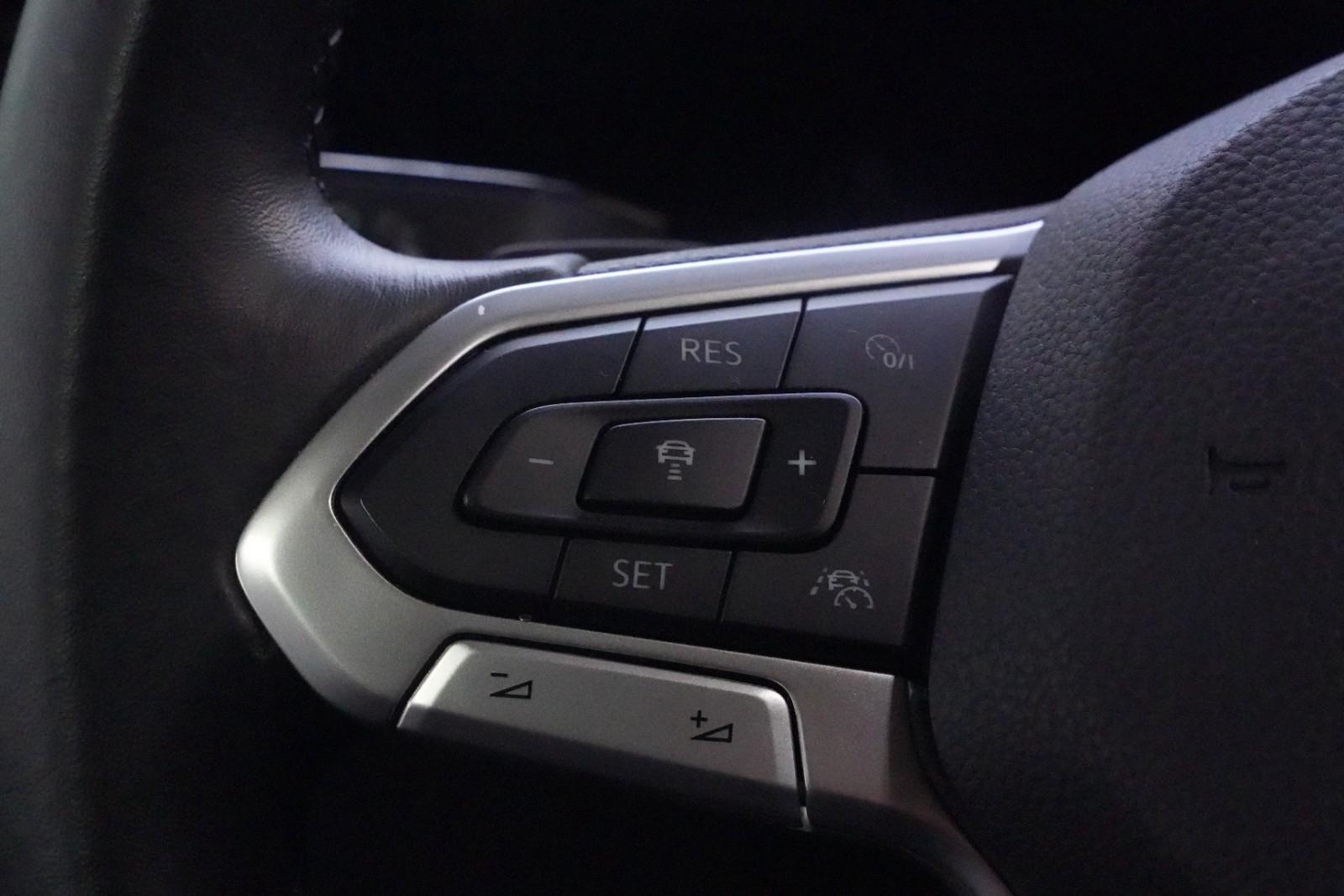 Volkswagen Golf VIII LIFE*ANHÄNGERKUPPLUNG*PDC*ACC*PDC*NAVI