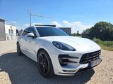 Porsche Macan Turbo S mit Performance Paket  - Porsche Macan Turbo-mit-Performance-Paket
