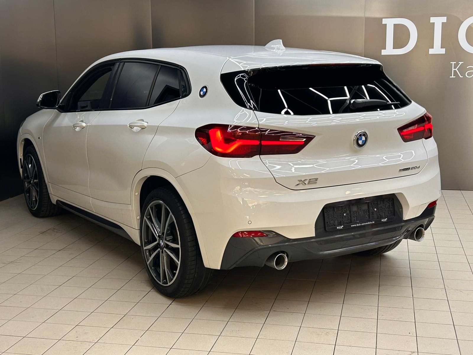 Fahrzeugabbildung BMW X2 20d M Sport M PAKET+SHADOW+PANO+HEAD+KAMER+19