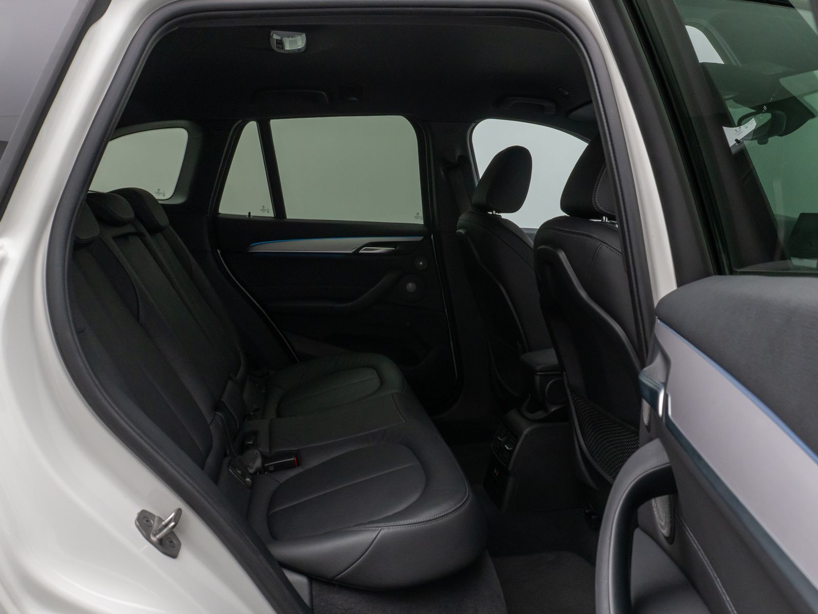 Fahrzeugabbildung BMW X1 xD25e M Sport Kamera HUD DAB H/K Komfort 19"