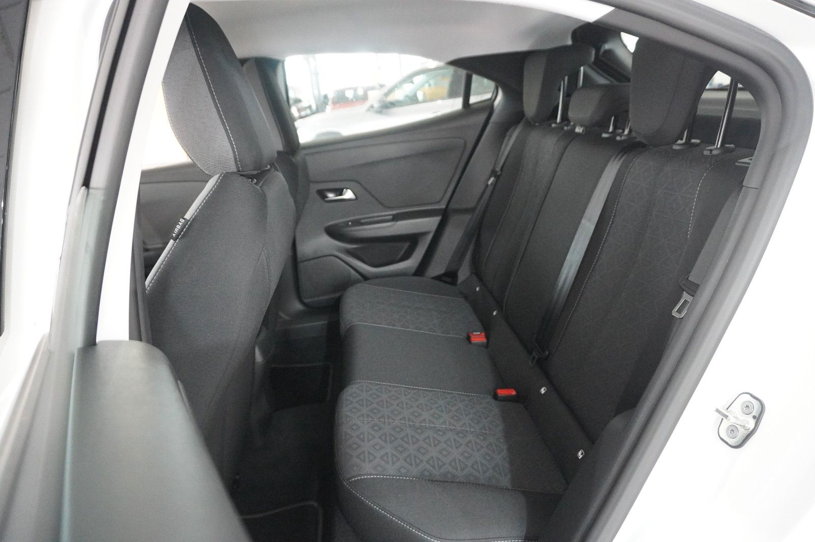 Fahrzeugabbildung Opel Mokka-e EDITION 1-PHASIG LED/KAMERA/SHZ/VIRT/DAB