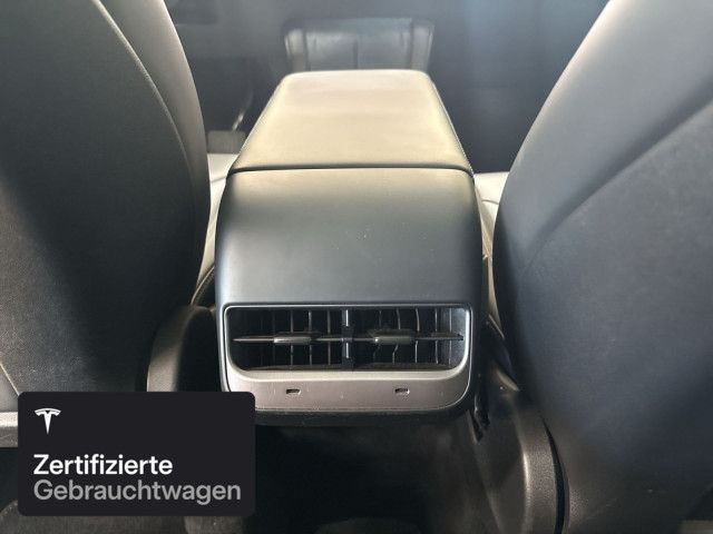 Tesla Model Y Long Range AWD foto 13