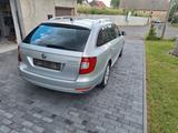 Skoda Superb 2.0 TDI DSG Elegance Combi Elegance - Skoda Superb aus 2012