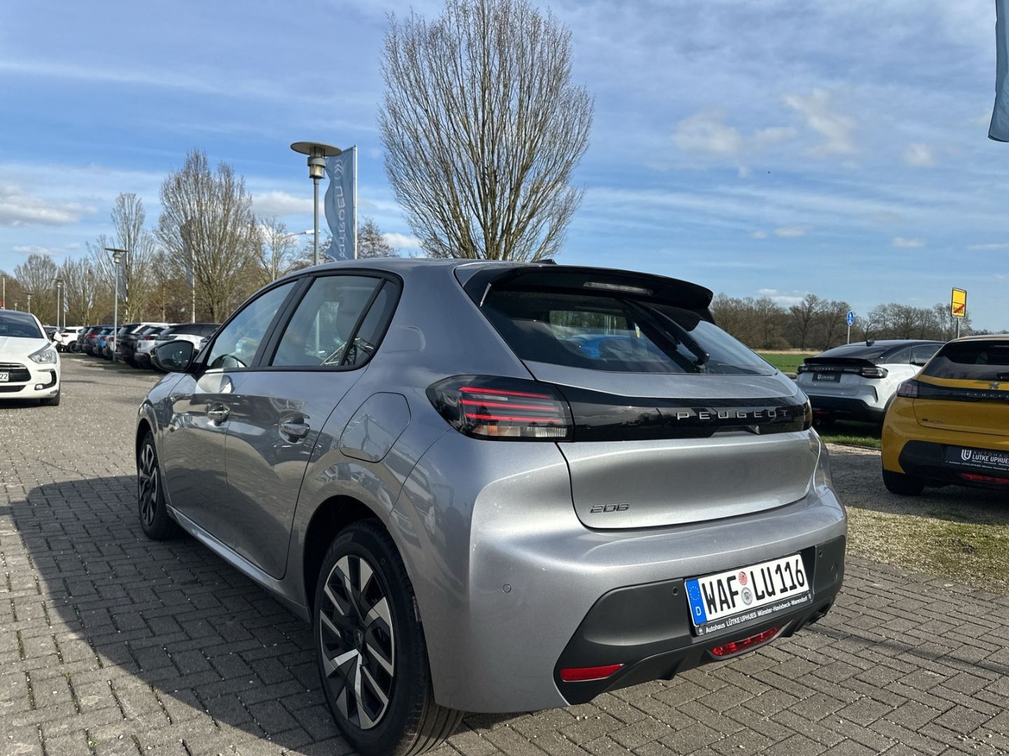 Peugeot 208 - Bild 3