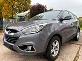 Hyundai ix35 FIFA World Cup Edition 2WD - Hyundai ix35 mit Benzin-Antrieb: Geländewagen