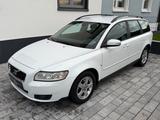 Volvo V50 Kombi 1.6 D Kinetic /2.HD/PDC/SZH - Volvo V50 Kinetic mit Diesel-Antrieb