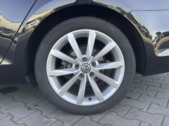 Fahrzeugabbildung Volkswagen Golf VII Variant 1.5TSI Highline ACC DSG ACC SHZ