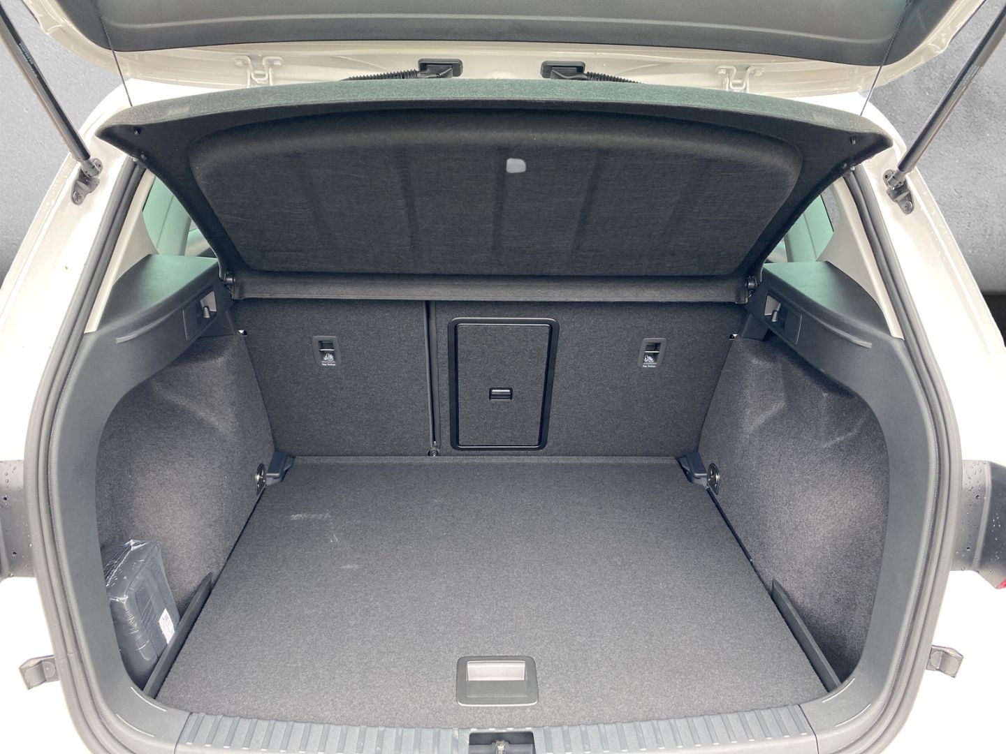 Fahrzeugabbildung SEAT Ateca Style 1.5 TSI ACT EU6d Navi Digitales Cock