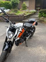 KTM Duke 200 - KTM VON 126 BIS 250 CCM