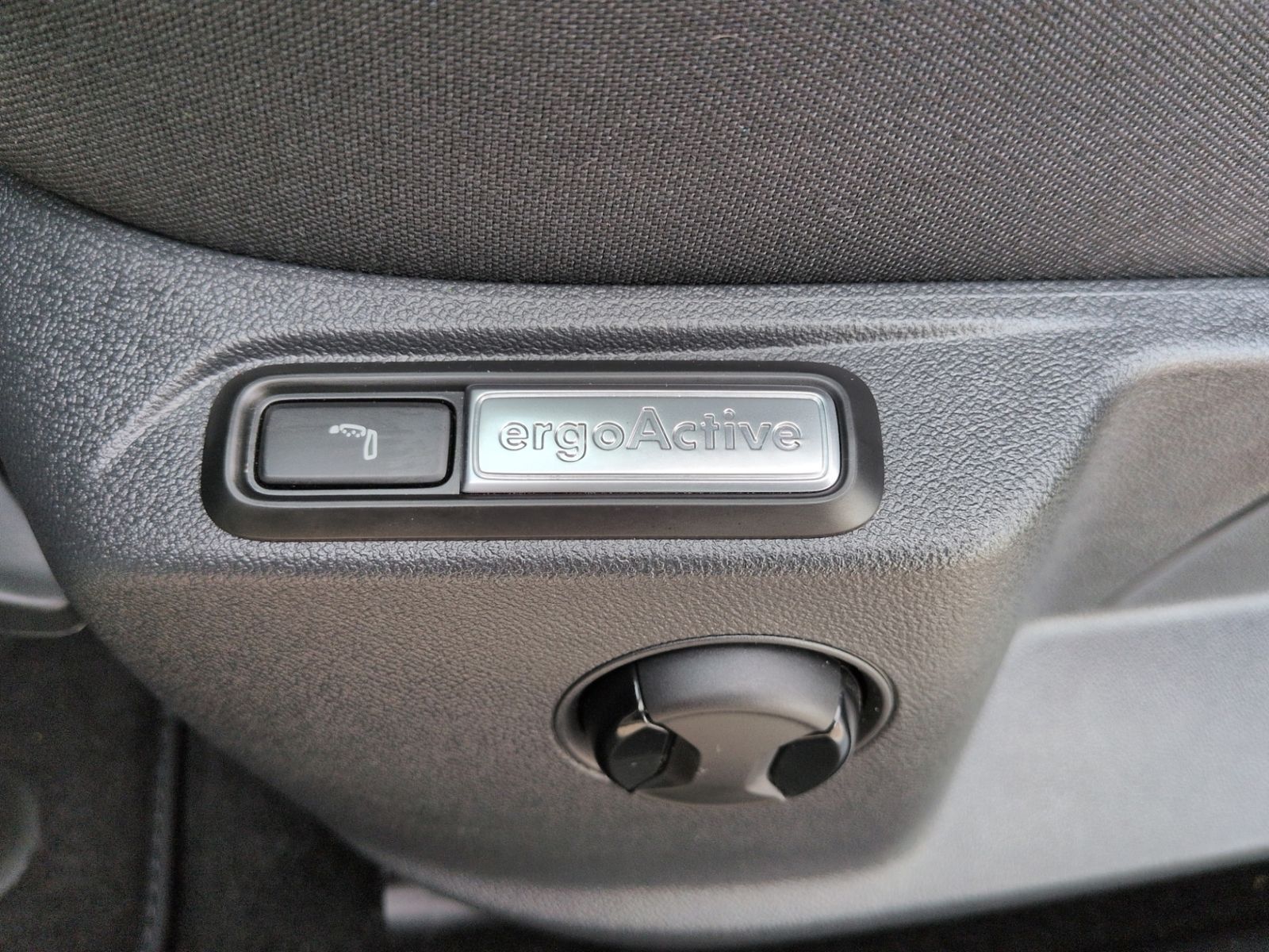 T-Roc Style 2.0 TDI DSG BlackStyle+AHK+RFK+19"+