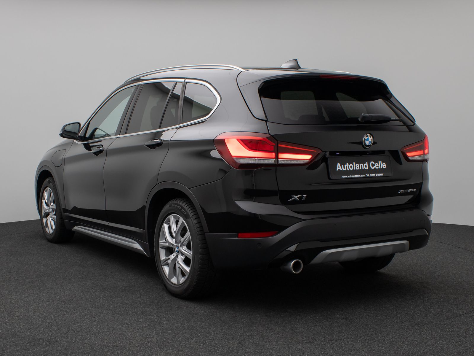 Fahrzeugabbildung BMW X1 xD25e xLine Panorama Kamera HUD DAB Komfort