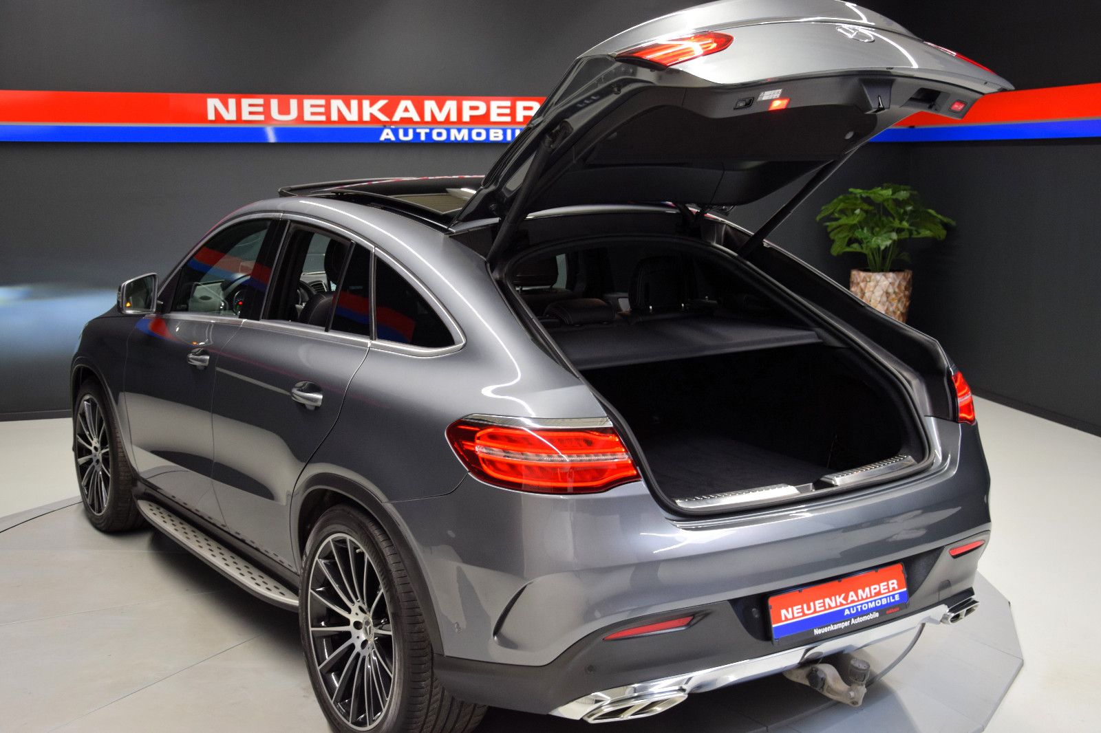 Fahrzeugabbildung Mercedes-Benz GLE 350 Coupe 4Matic AMG AHK Pano Dist HuD 360°