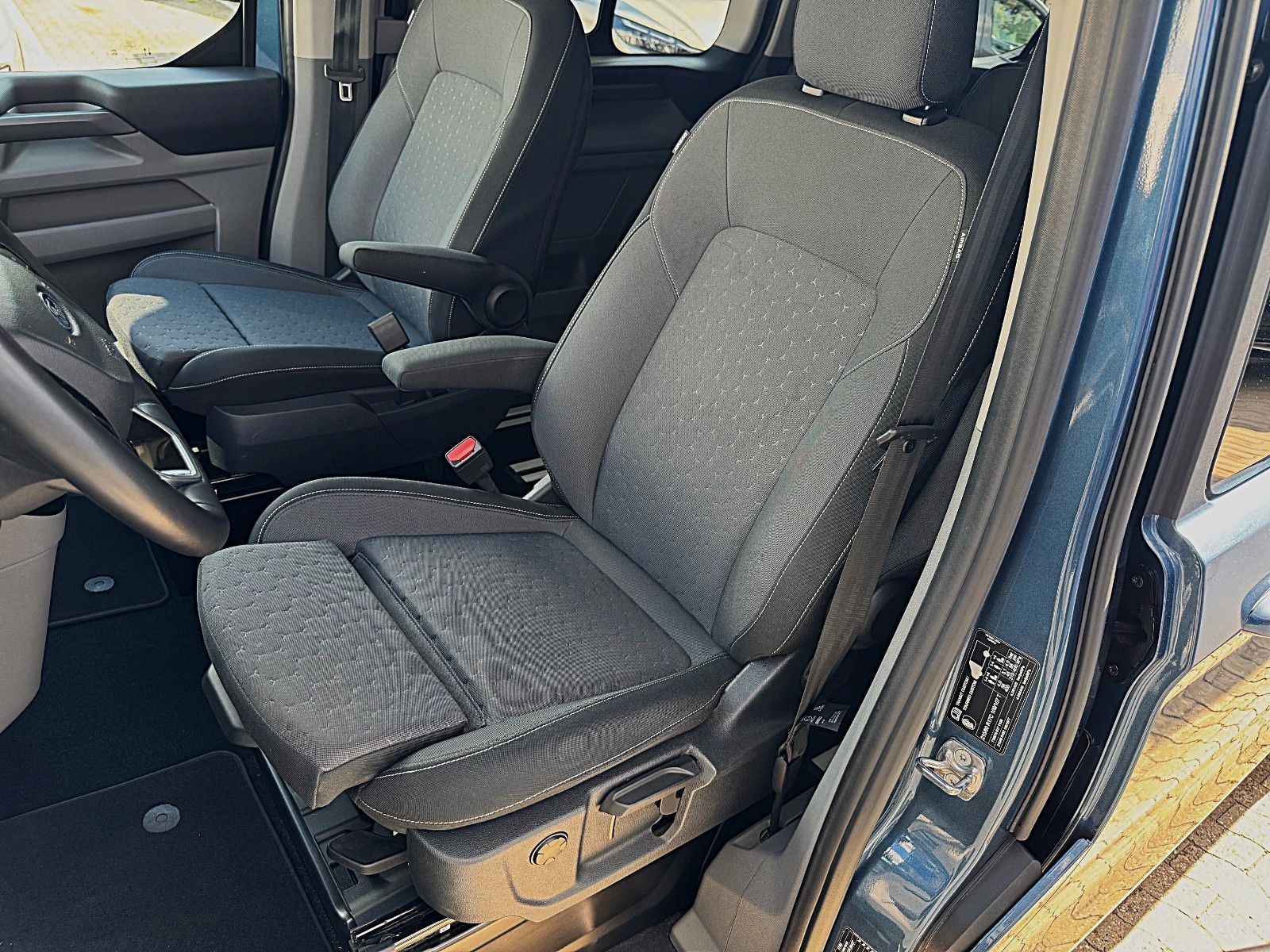 Ford Tourneo Custom Bus 320 L2 Titanium FWD 8-Sitzer foto 10
