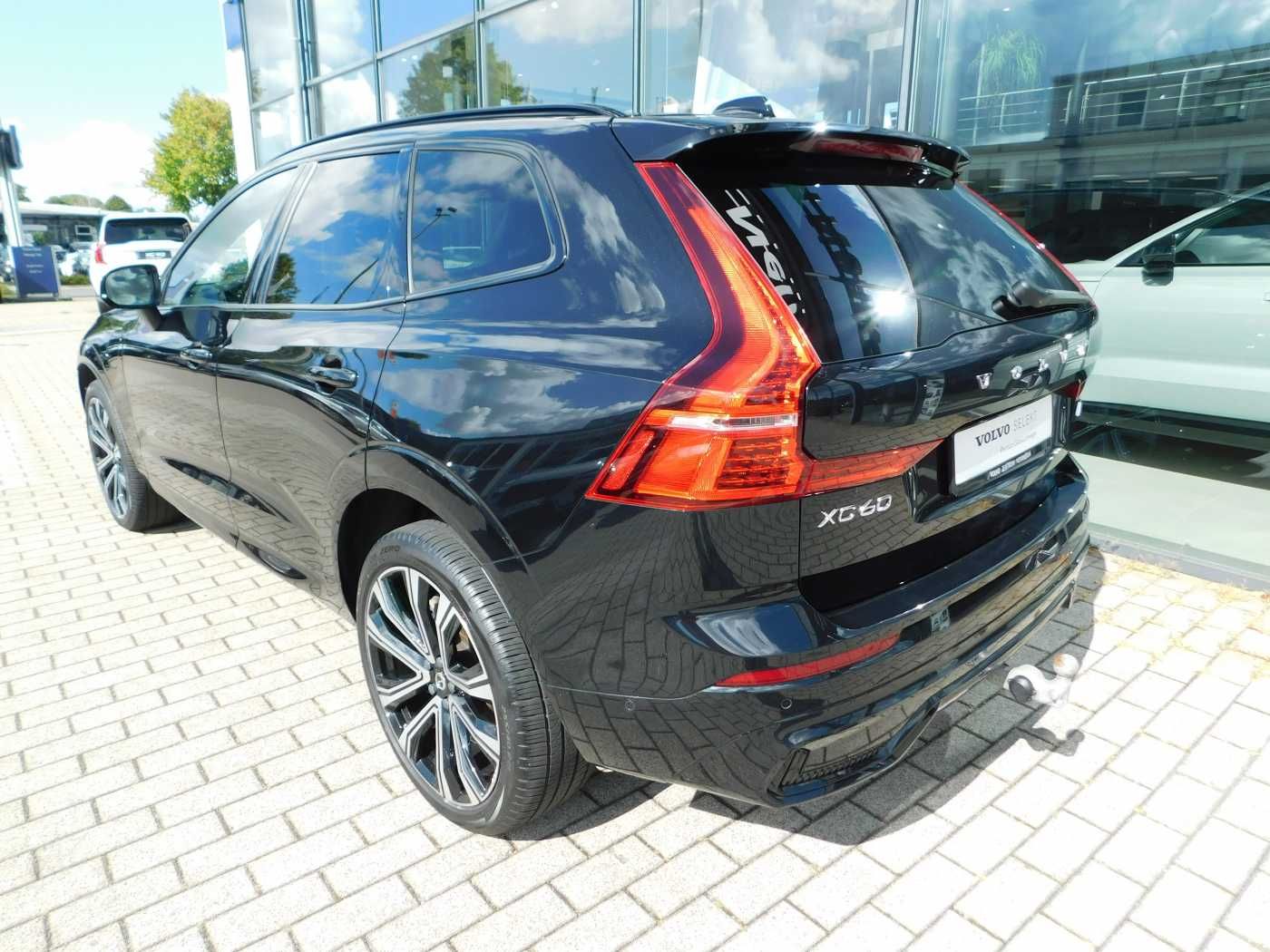 Fahrzeugabbildung Volvo XC60 T6 AWD Recharge R-Design