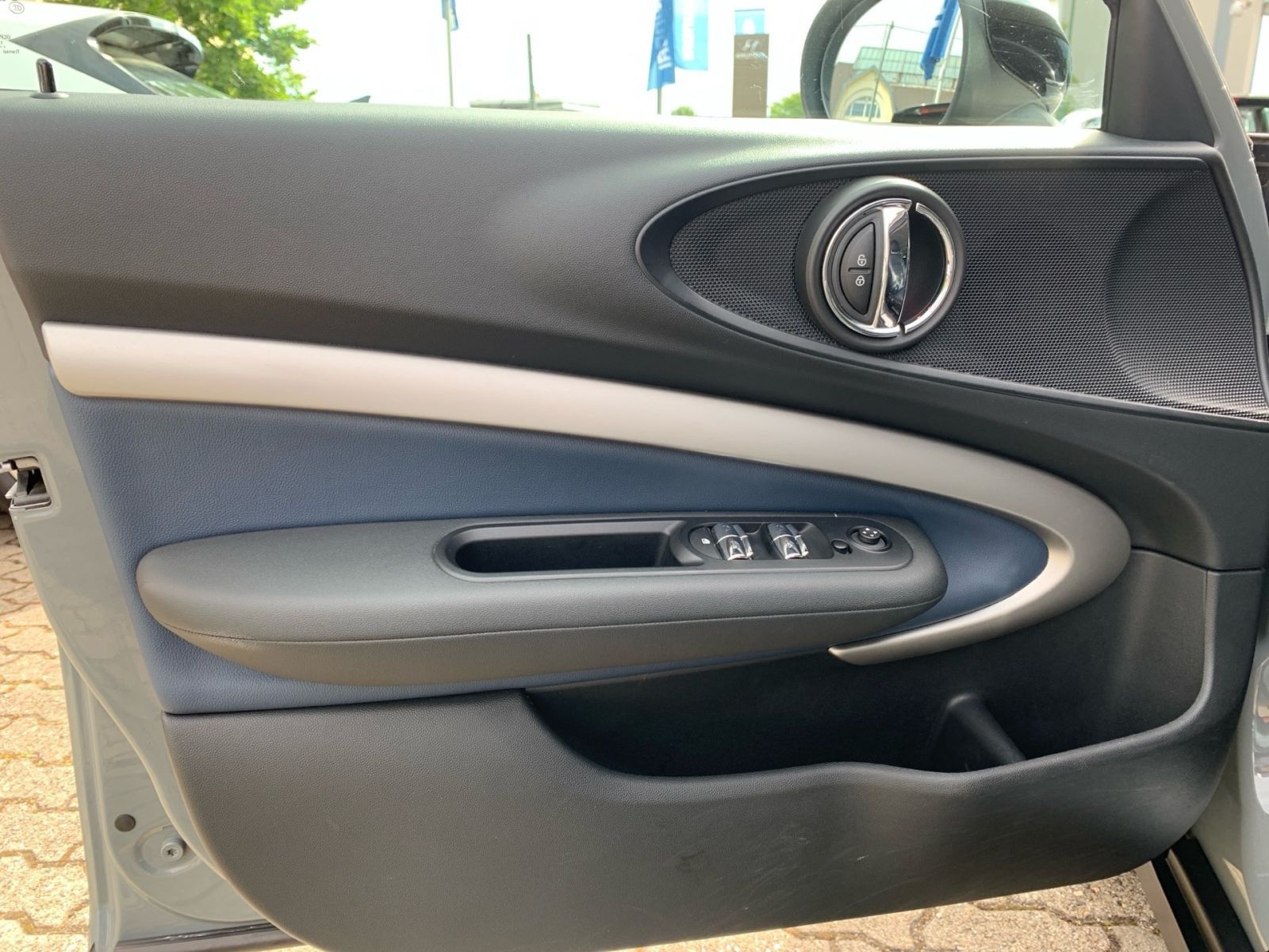 Fahrzeugabbildung MINI Clubman Cooper 1.5 Navi Leder LED PDC