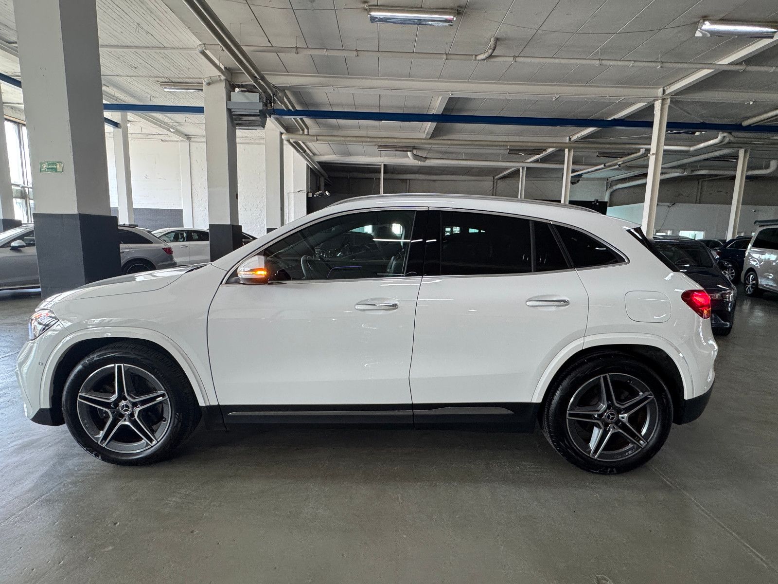 Fahrzeugabbildung Mercedes-Benz GLA 200 d 8GT AMG LINE PLUS MBUX DISTRONIC 19ALU