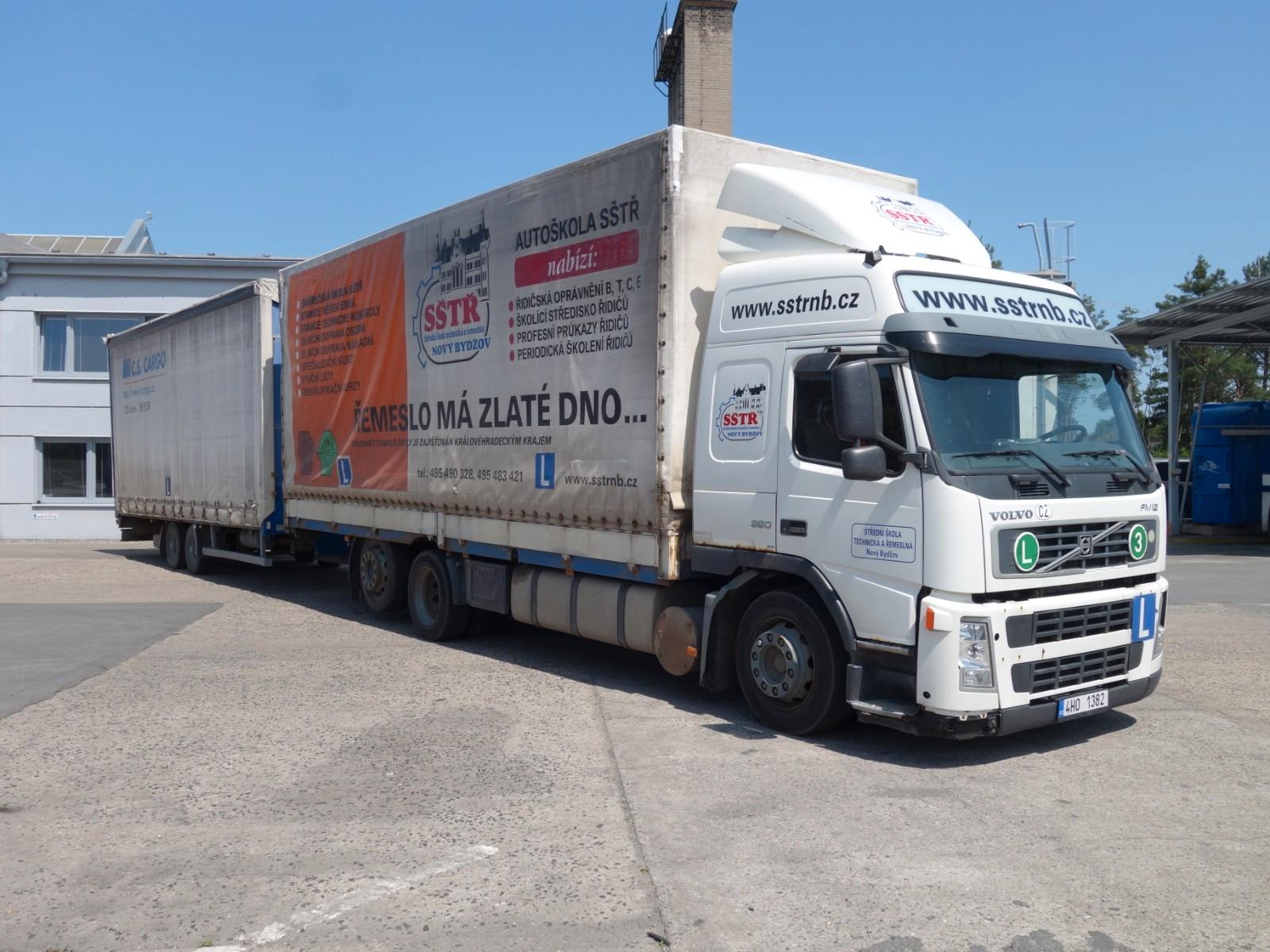 Volvo FM 380 6x2 + Panav Anhänger