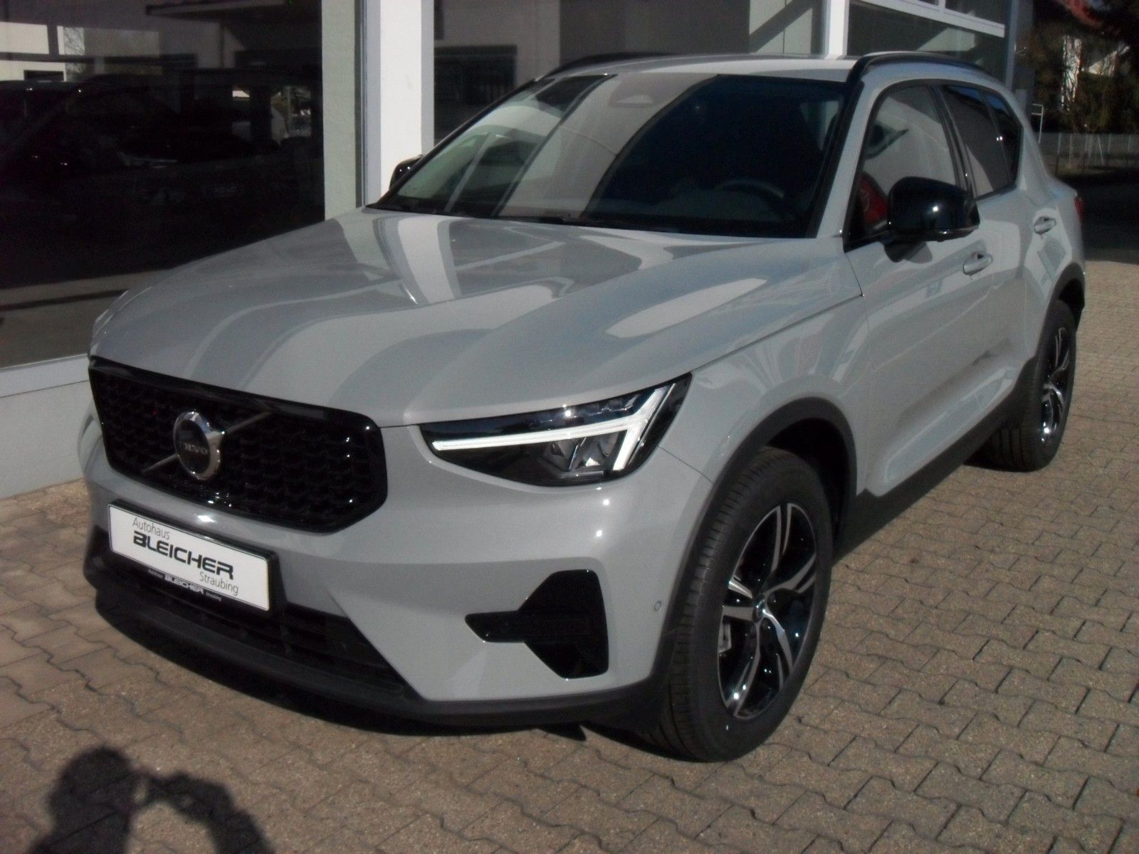 Fahrzeugabbildung Volvo XC 40 B3 Plus Dark | Standheizung | 360°